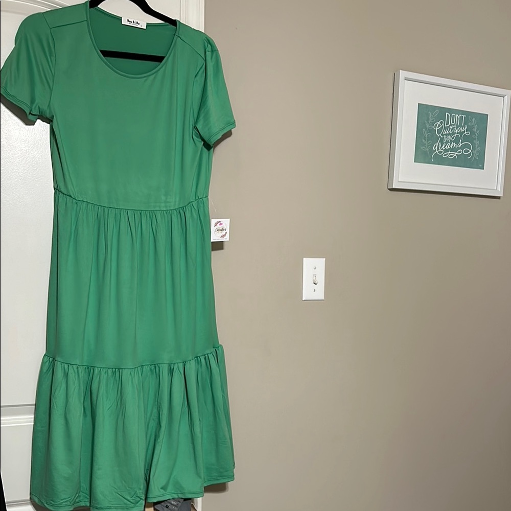 Green short sleeve Midi Dress